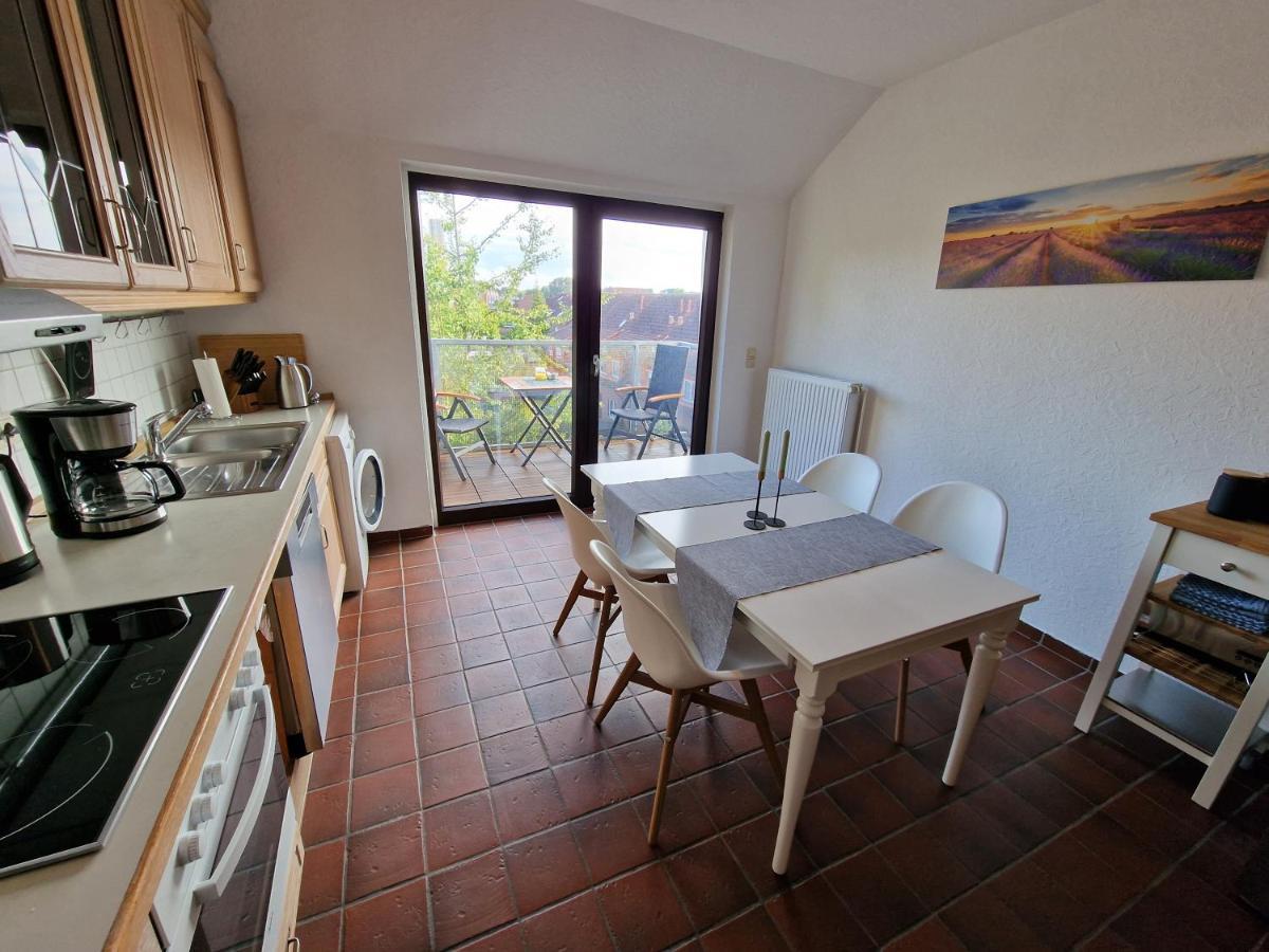 98Qm Wohnung Im Villenviertel - Voll Ausgestattet Mit Balkon Und Kamin - Wlan Gratis วิลเฮล์มฮาเฟน ภายนอก รูปภาพ